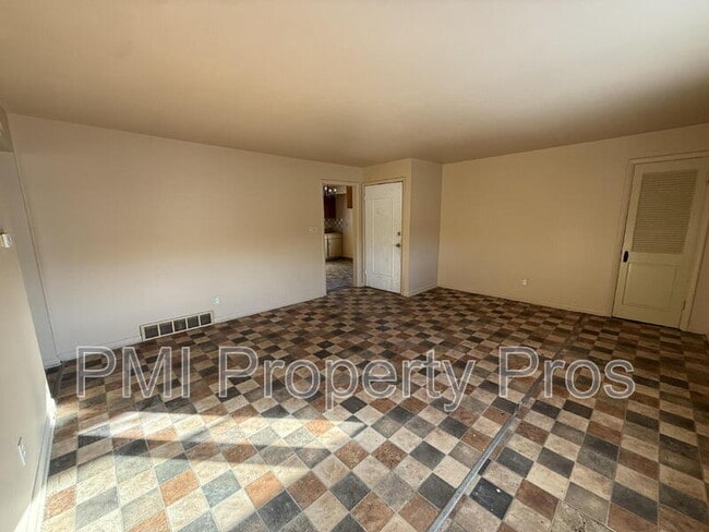 Photo - 5140 N 84th St