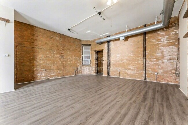 Photo - 3328 W Chicago Ave Unidad 1