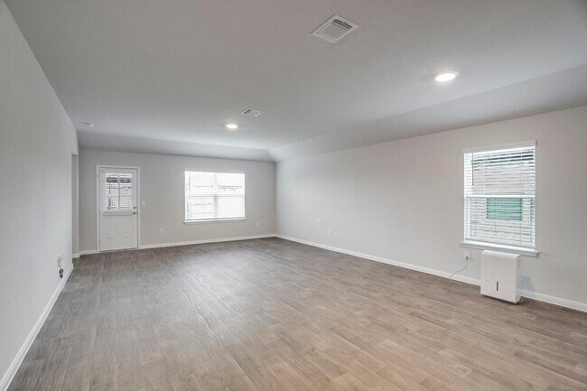Photo - 1007 Coolridge Ct