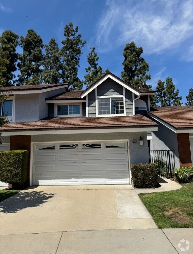 Building Photo - Gorgeous 3 Bed, 2.5 Bath in Irvine– Coming... Rental