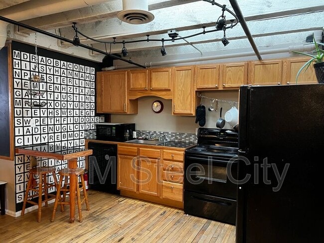 Building Photo - 201 Lamkin St Unit 207