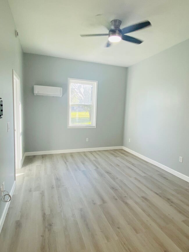 Photo - 628 Hills Blvd