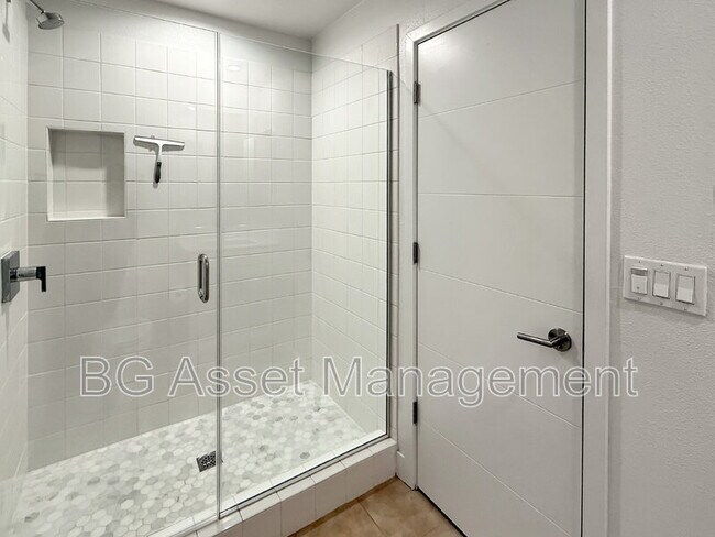 Photo - 3909 Wattling St