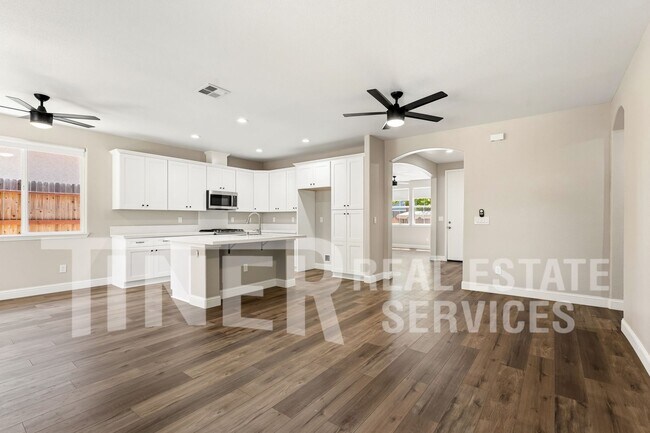 516 Costa Ln