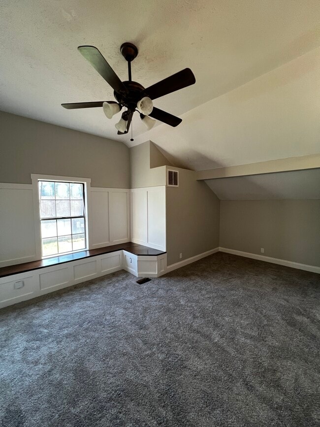 Photo - 2572 Exeter Dr