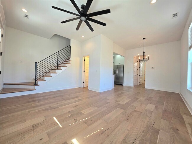 Photo - 5390 Crescent St