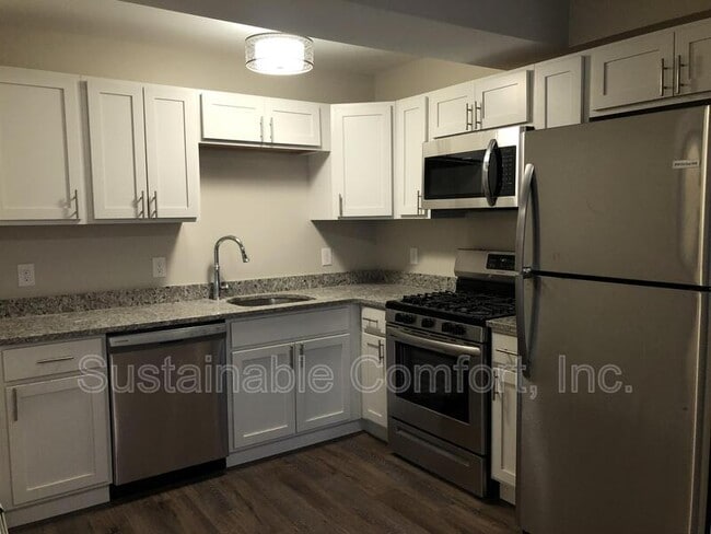Building Photo - 77 Merrifield St Rental