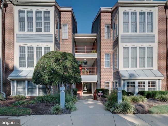 Photo - 2708 Summerview Way