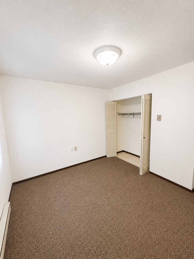 Photo - 938 Farnham St Unit 3