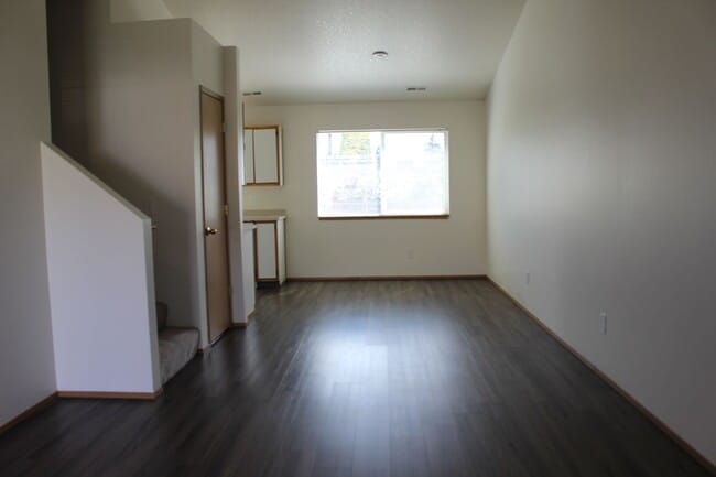 Photo - 4 bedroom 2 bath family home in quiet Scappoose neighborhood