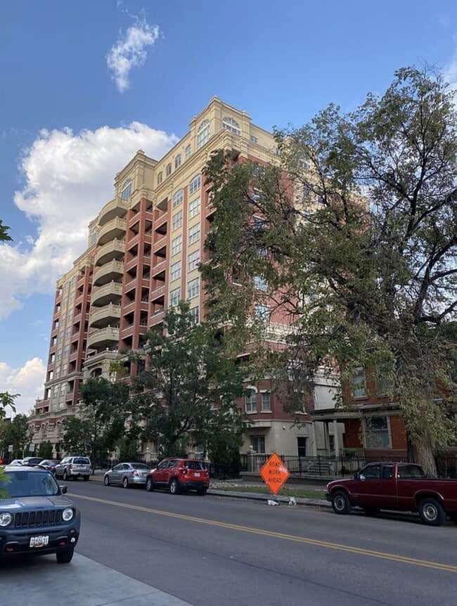Photo - "Chic Urban Retreat: Stylish 1-Bed Condo with Hardwood Floors in the Heart of Denver!" Unit 907