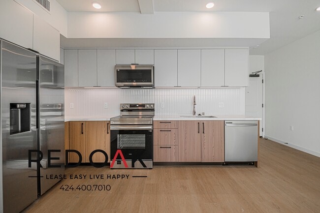 Photo - 856 S Gramercy Dr Unidad 611