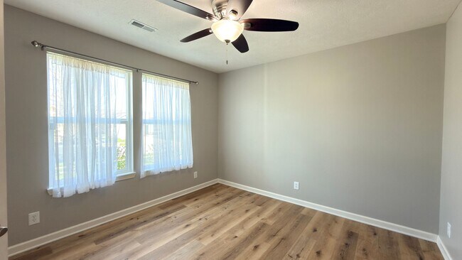 Photo - Spacious 3 Bed 2 Bath w/office