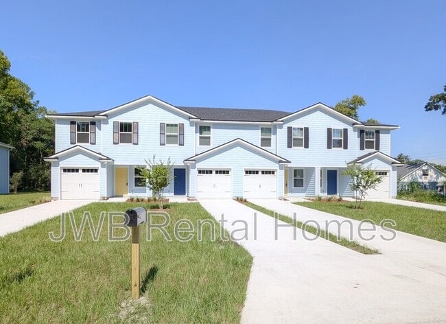 Building Photo - 1122 Comanche St Rental