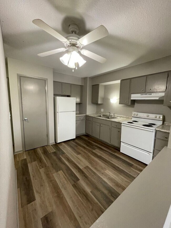 820 Lyon Street Apartments