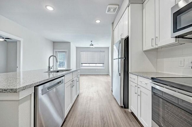 Photo - 9725 N Lake Creek Pkwy Unidad A1