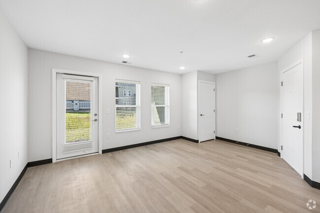 2BR, 2BA - 877SF - Living Area