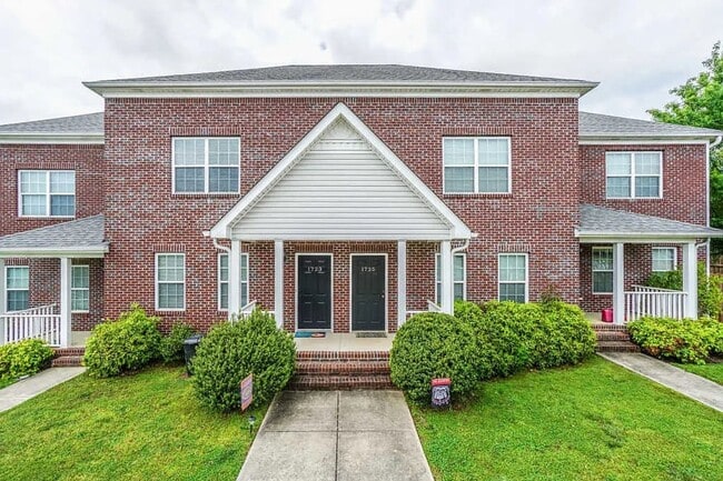 BEAUTIFUL TOWNHOME - BEAUTIFUL TOWNHOME