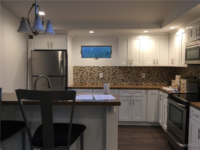 Photo - 791 Campbell Blvd