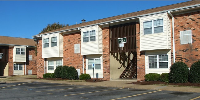 Berkley Square Apartments