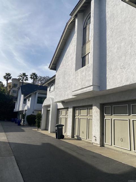 Building Photo - 546 Via De La Valle Unit H