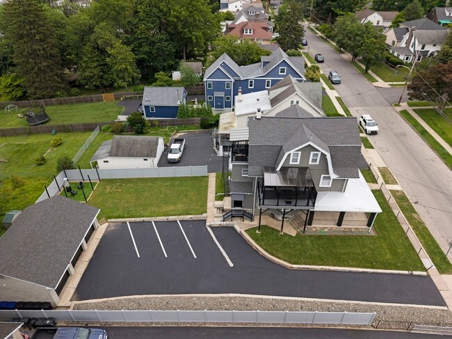 Photo - 660 Loraine St Unit 3