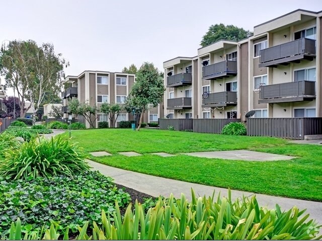 Building - Turnleaf Apartments