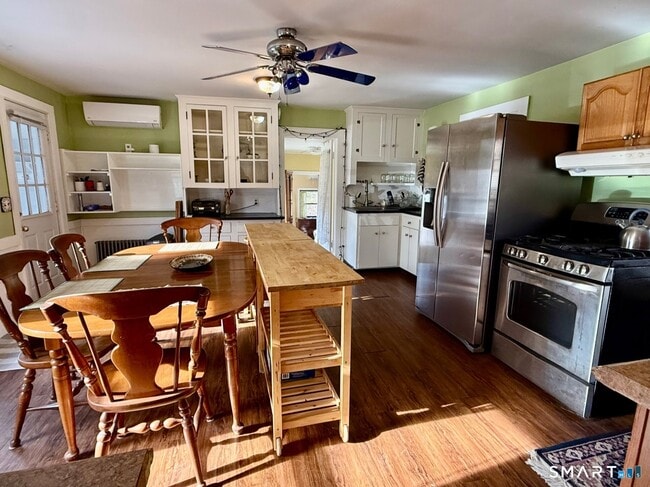 Photo - 120 Bloomingdale Rd