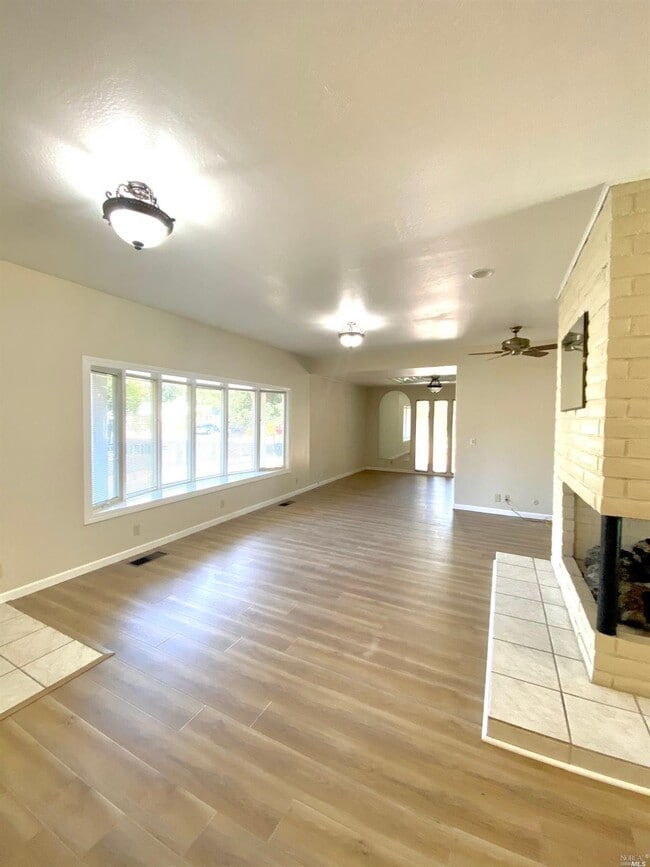 Photo - 723 Brookside Dr