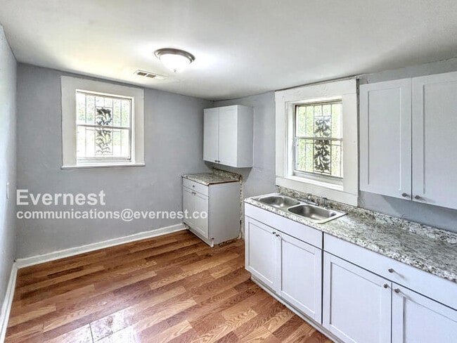 Photo - 2028 Powderly Ave SW