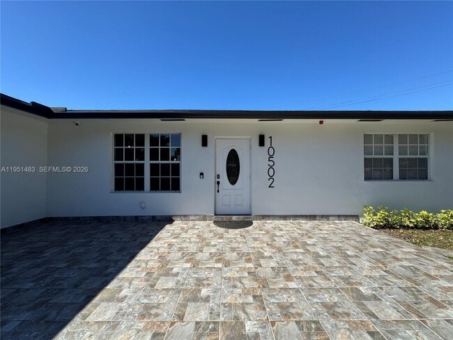 Building Photo - 10502 SW 77th Ct