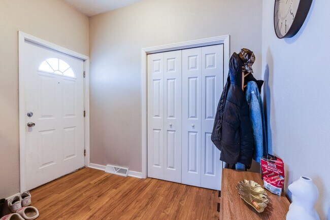 Photo - 1022 E Warrington Ave Unit Apt 1 (Bottom)