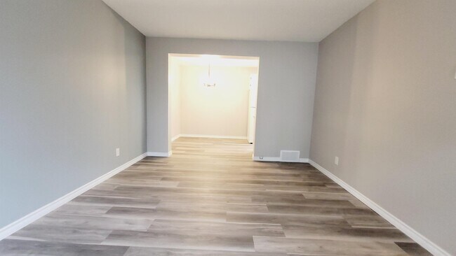 Photo - 268 Primrose Gardens