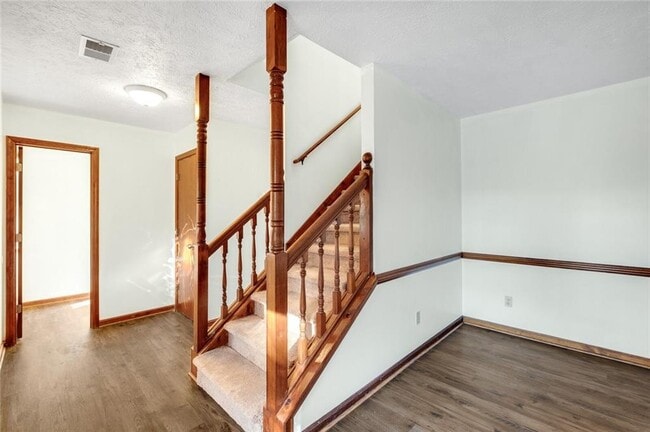 Photo - 1810 River Rock Trail