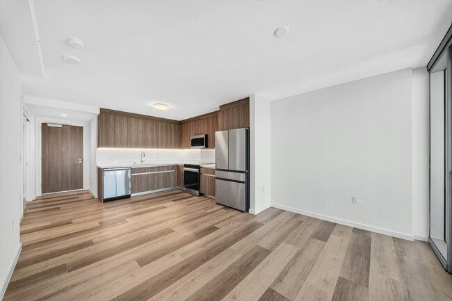 Building Photo - 1500 Rycroft St Unit 4305