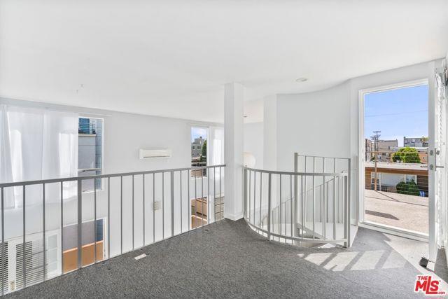 Photo - 114 Fleet St