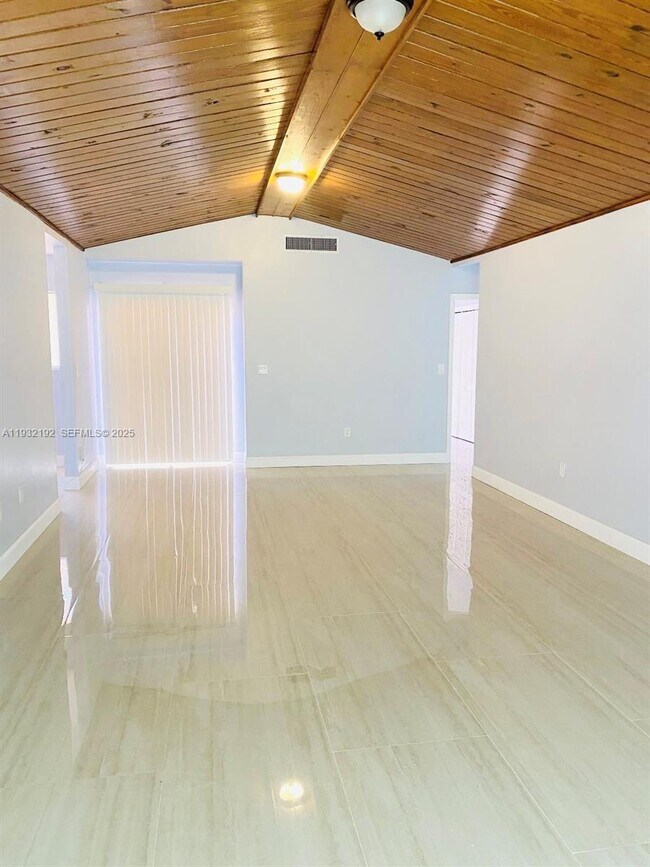 Photo - 16891 SW 92nd Ct