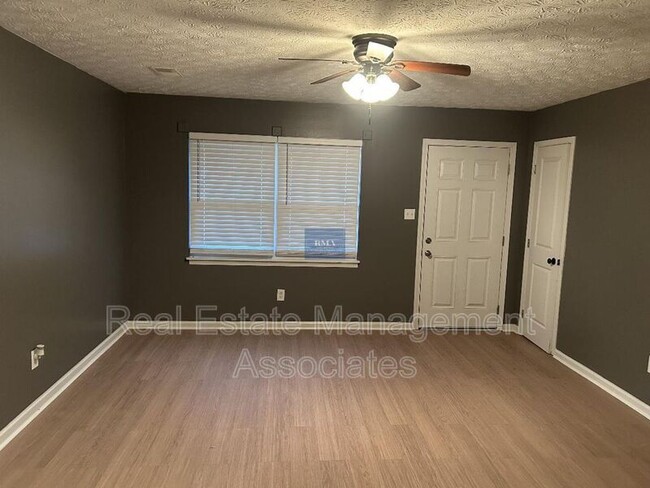 Photo - 121 Hill Pine Trail Unidad Apt A