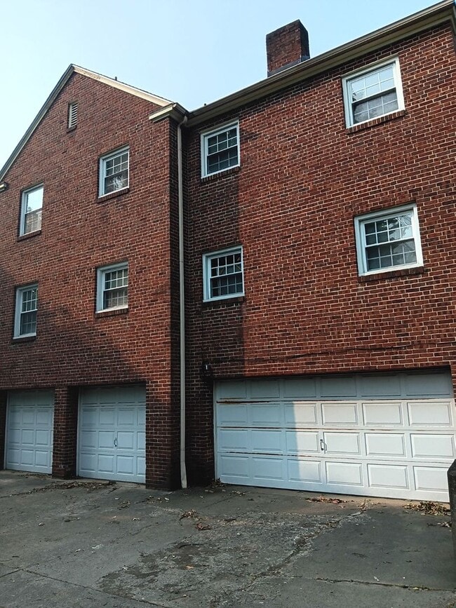 Photo - 805 Somerset Dr Unit 2