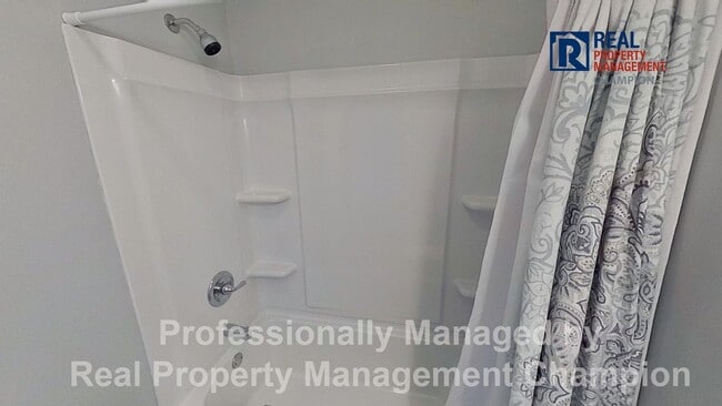 Photo - 2 BD/1 BA on Wooded Lot Near Hines Farm Park and Stables