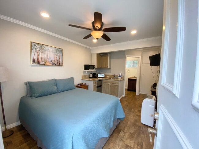 Building Photo - 3210 Felton St Unit 3210 Felton Studio