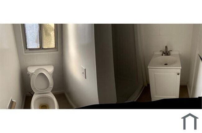 Photo - 1 Bedroom Duplex in Roseville Available Now