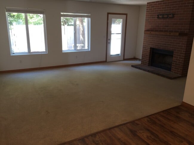 Photo - fros04 Unit 28687