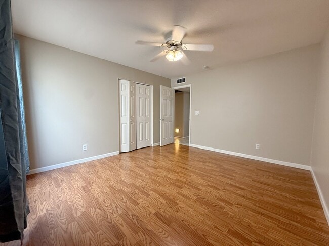 4335 W Julie Dr