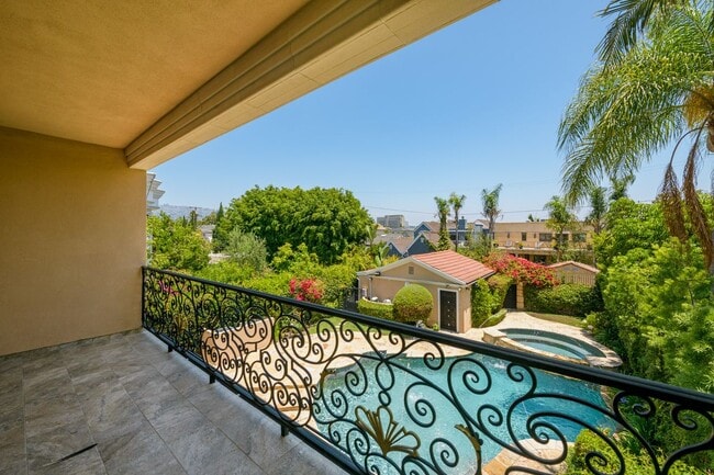 Photo - 204 Foothill Rd