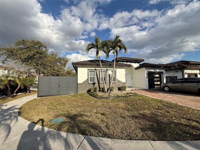 Building Photo - 1877 SW 155th Ave