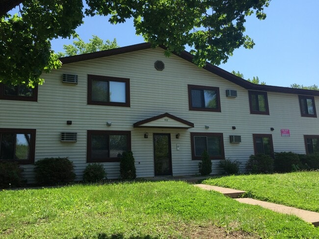 Building Photo - 402 3rd St W