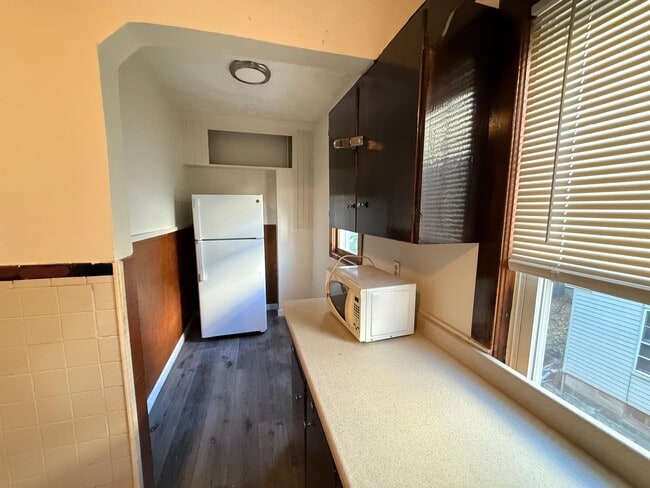 Building Photo - 13 Waterhouse St Unit 2