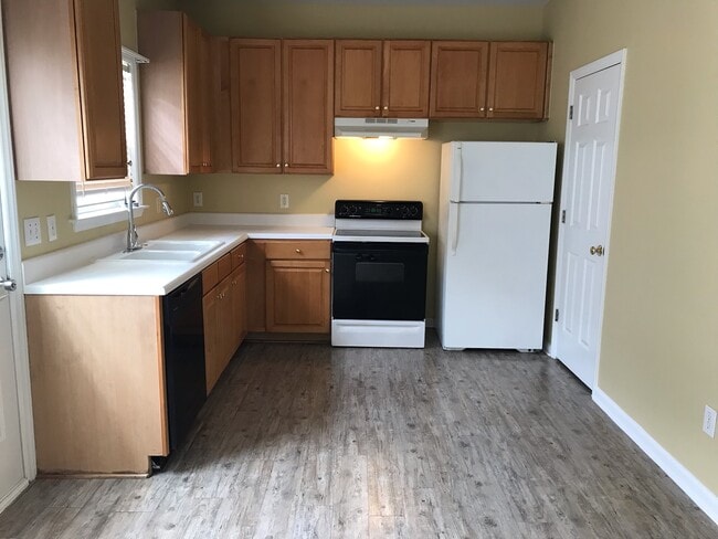 Photo - 2845 Bennington Dr