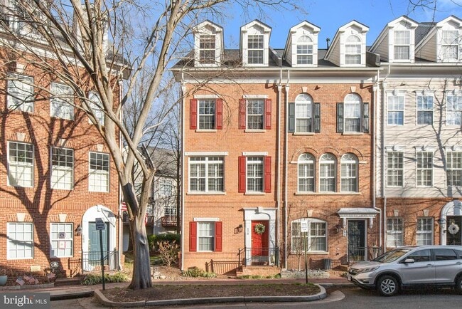 Photo - 170 Martin Ln